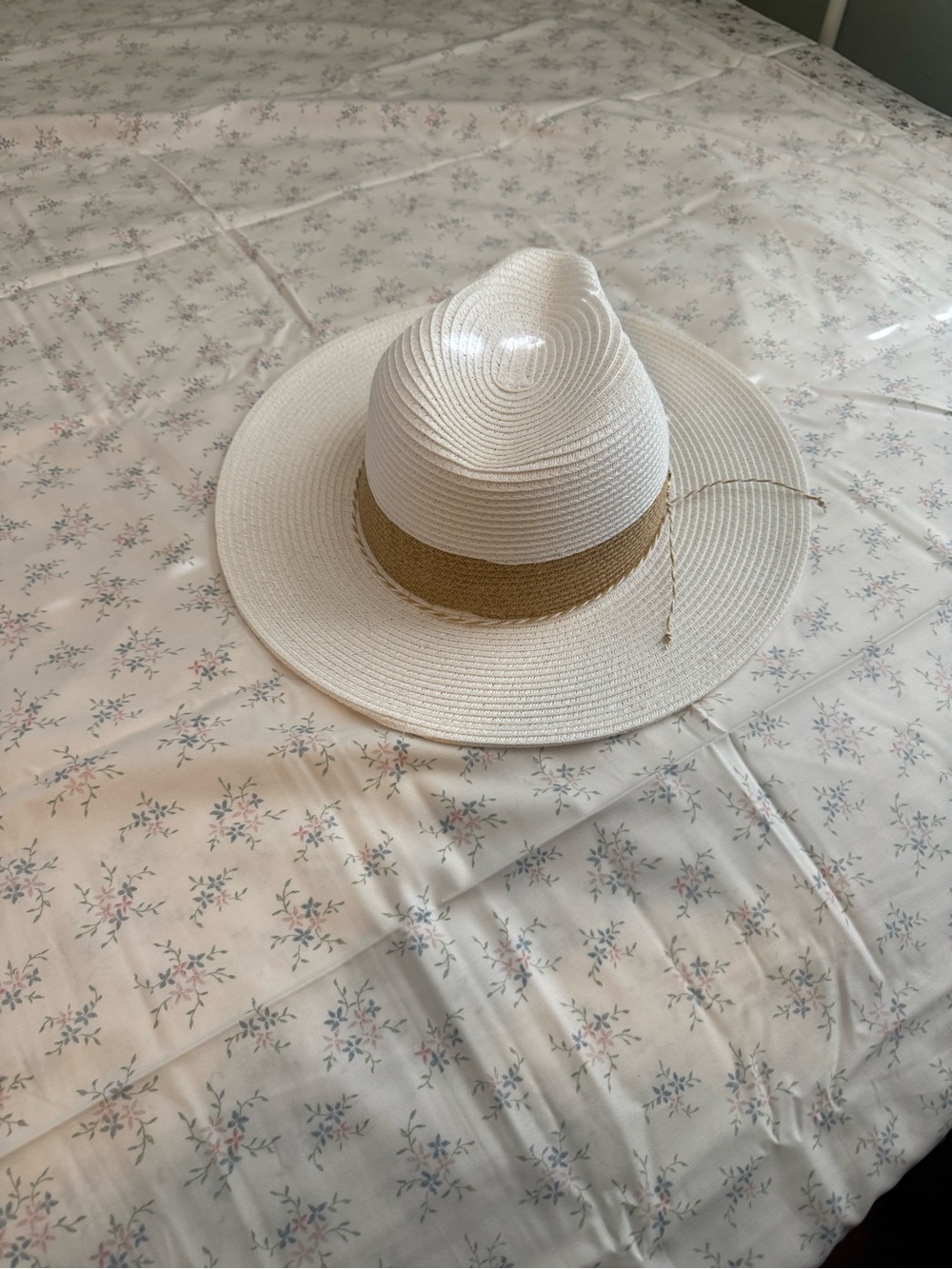 Disney White Straw Sun Hat with Tan Band